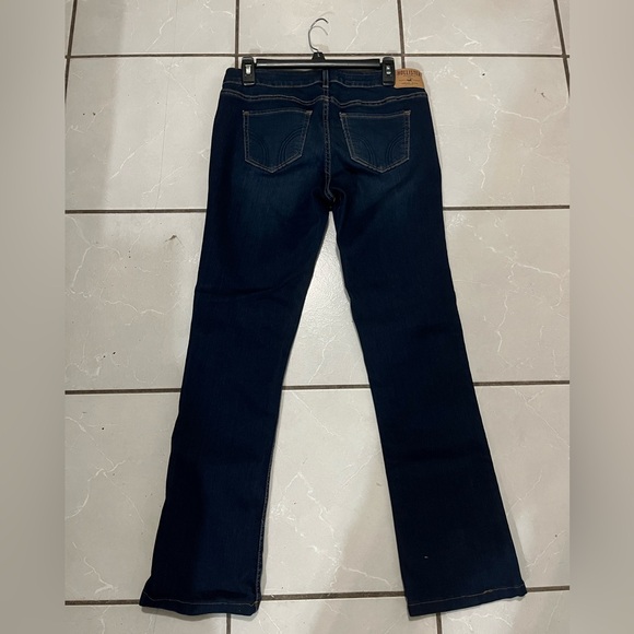 Size 9 R Dark Wash Boot Cut Jeans from Hollister! Like NEW!! - Picture 2 of 7